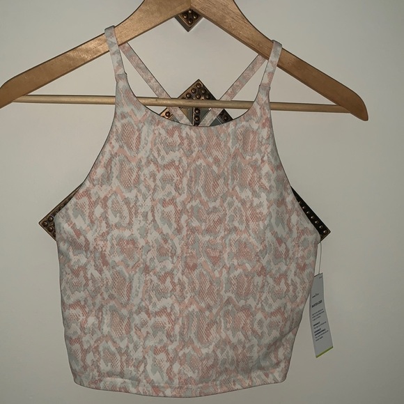 𝅺old Navy Active Powersoft Light Support Bra Creamy Nude Snake Print - Picture 1 of 5